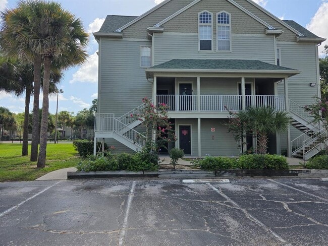 Building Photo - 6130 Westgate Dr Unit 102