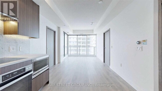 Photo - 95 McMahon Dr Unit 1212