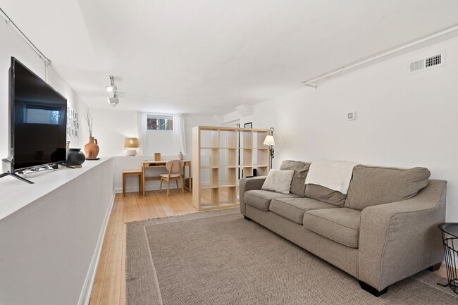 Building Photo - 200 Purefoy Rd Unit 200 Purefoy- B