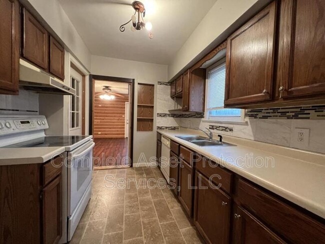 Photo - 33 Indian Trail