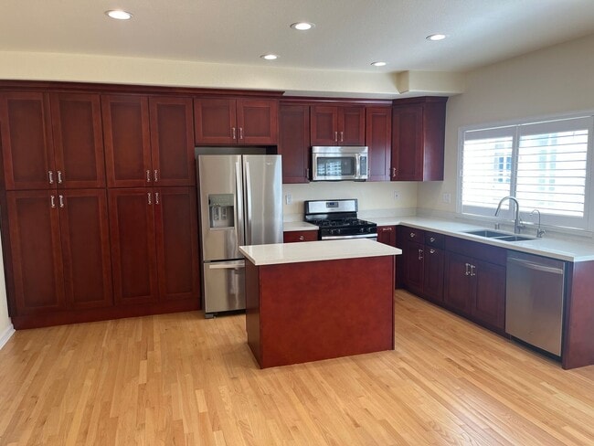 Building Photo - 7011 Silver Brook Ct