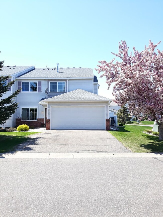 Photo - 2Bed/1.5Bath Townhome- Apple Valley- Available June 1