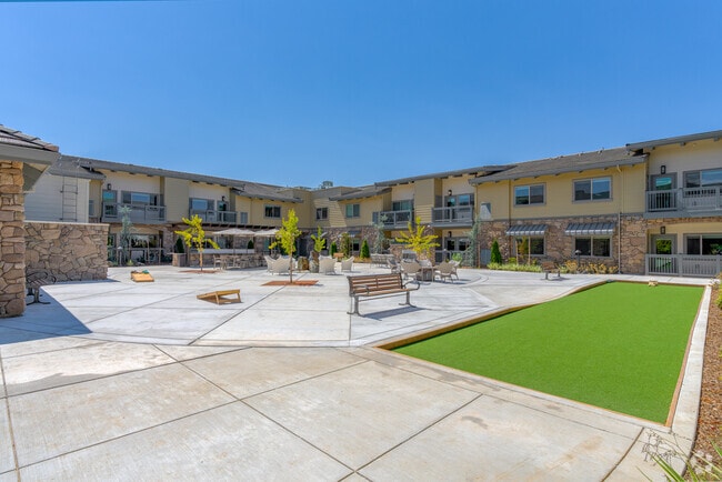 Courtyard - Hearthstone Lodge Senior Residences