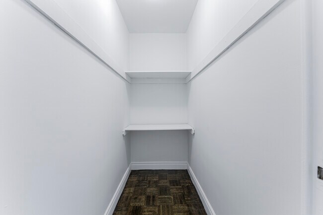 Photo - Valhalla Court I