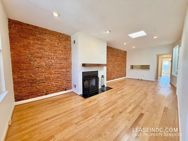 Photo - 1239 C St SE Unit #3