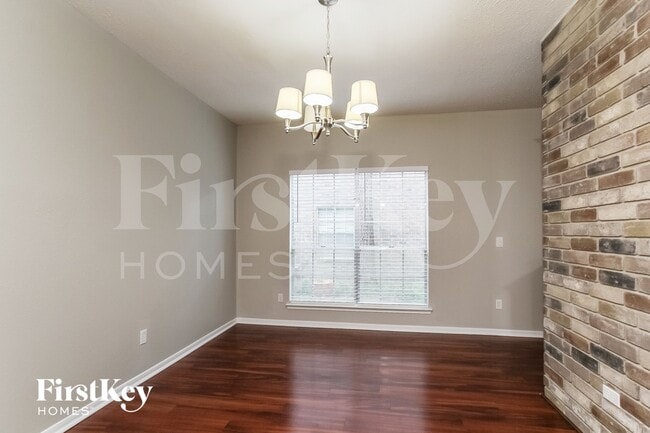 Photo - 123 S Village Knoll Cir