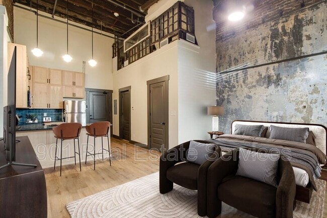 Building Photo - 124 Monroe Ave Unit #203