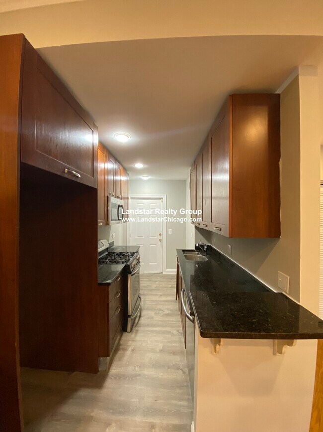 Photo - 2242 W Morse Ave Unit G