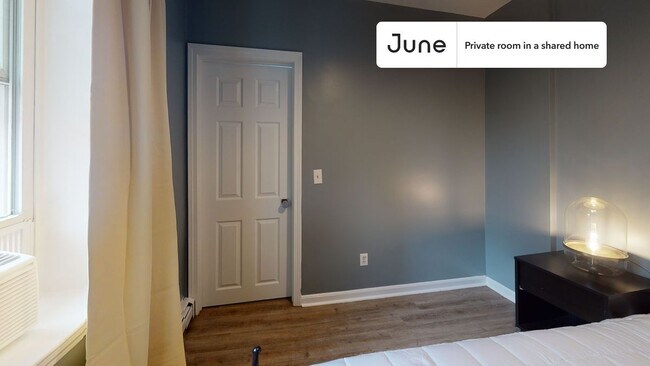 Room in Shared 3 bed/1 bath home in North End