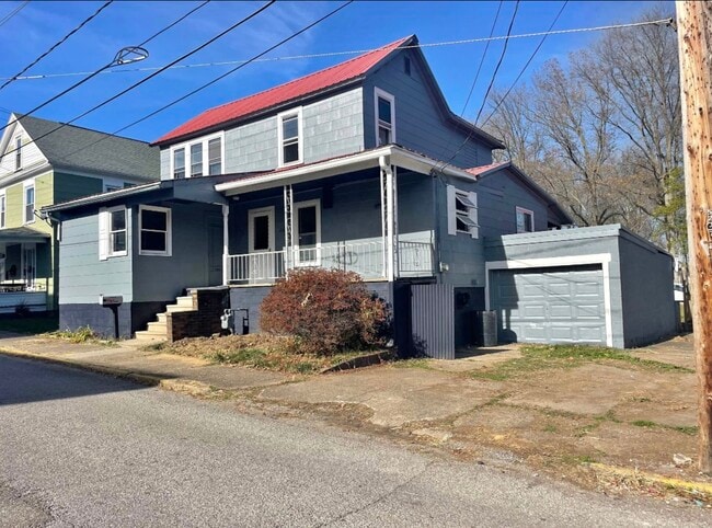 Building Photo - 266 Locust St Rental