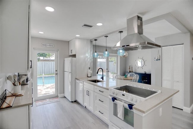 Photo - 1437 NE 25th St