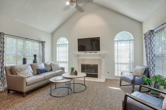 Photo - Lakeshore Village Apartments