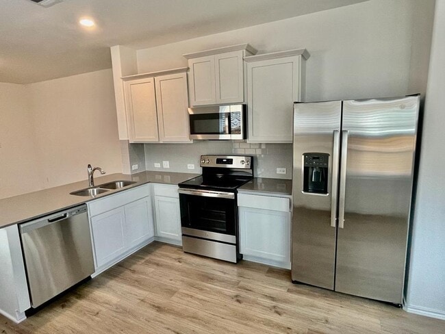 Photo - 437 Perfect World Lp