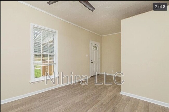 Photo - 80 N Dunn St