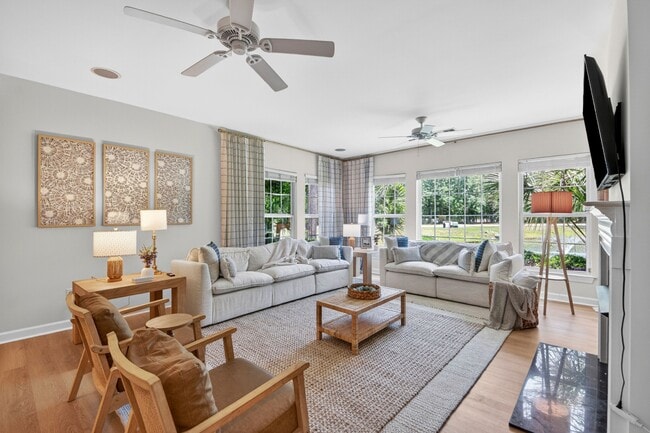 Photo - 1745 Wyngate Cir