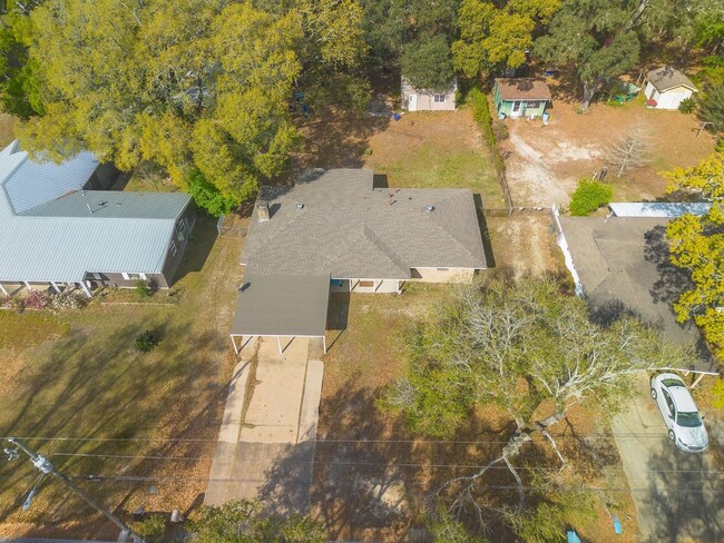 Photo - 911 Brown St