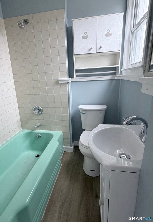 Photo - 125 Ward St Unidad D