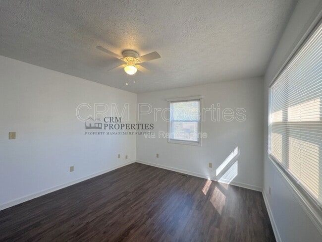 Photo - 722 S Lindsay St