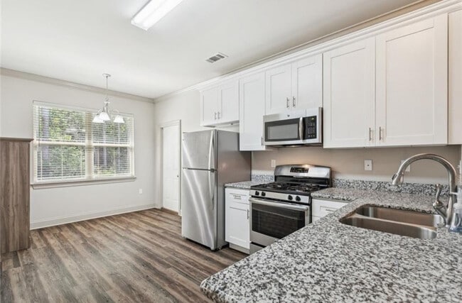 Photo - 3005 Dundee Loop S