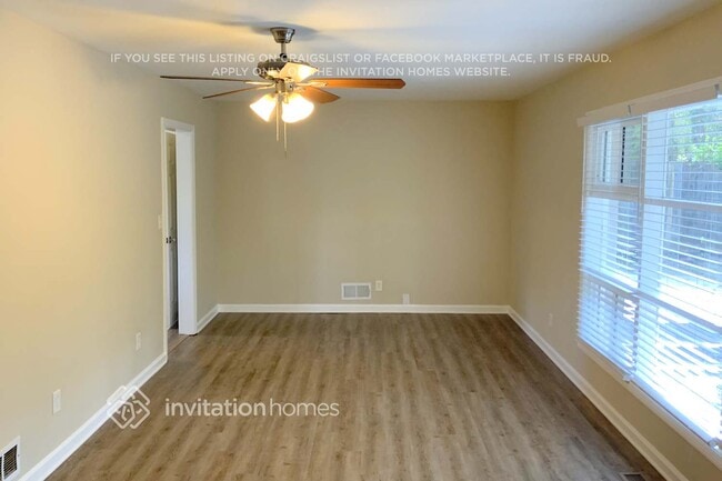 Photo - 2178 Bollingbrook Dr SW