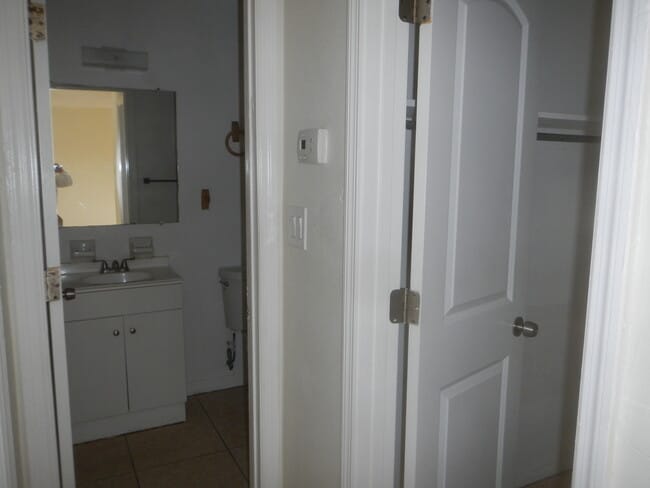 Photo - Oakcrest Apartments