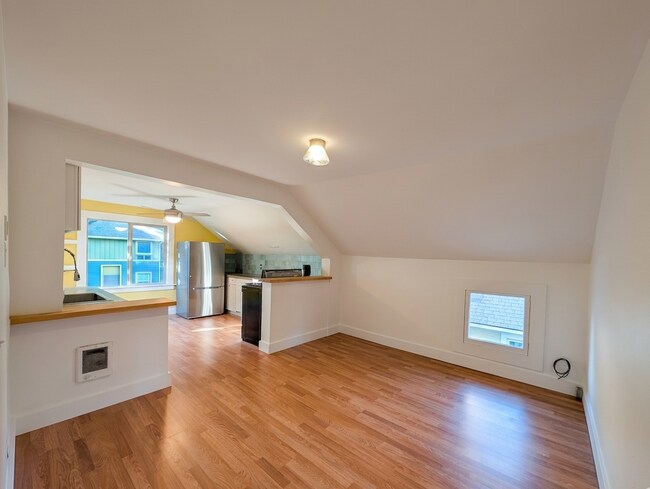 Photo - 1023 NE Webster St Unidad 1023 Webster