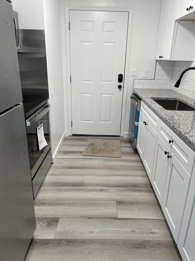 Photo - 1206 W Columbia Ave Unit D