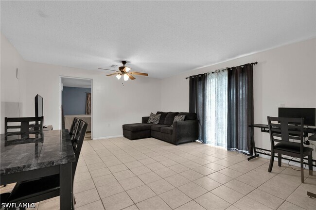 Photo - 423 SE 24th Ave