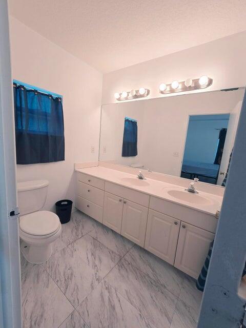 Photo - 205 Leland Ln