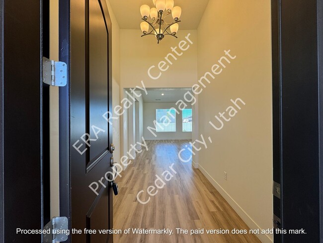 4453 W 275 N