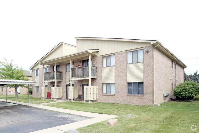 Fraser Pointe Manor - Fraser Pointe Manor Apartments