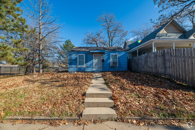 Building Photo - 1304 S Market St Rental