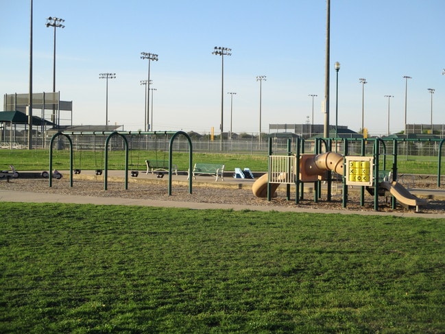 Photo - 4522 Oak Shores Dr