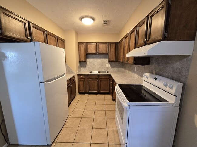 Photo - 855 E Stratford Ave Unit 855