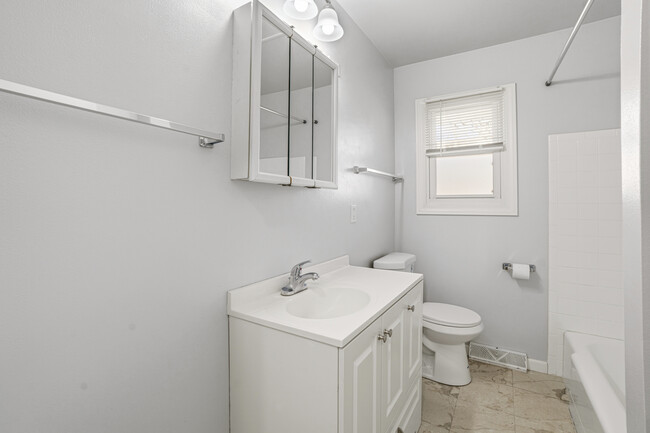 Photo - 3316 E Bottsford Ave