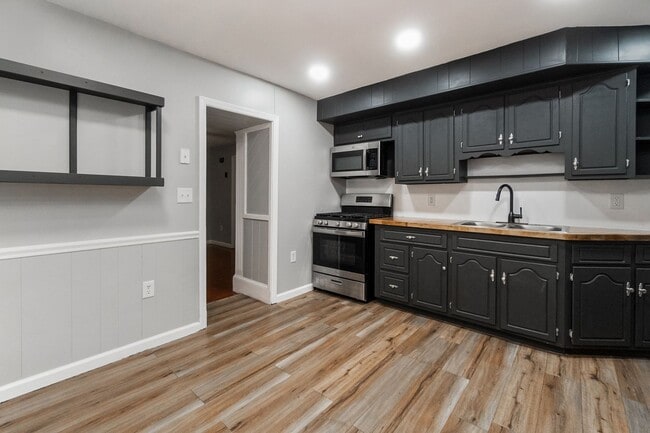 Photo - 137-139 Main St Unit 139-1