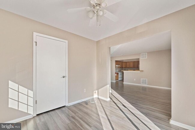 Photo - 19 Canterbury Ct