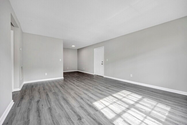 Photo - Rose Hill Garden Apartments