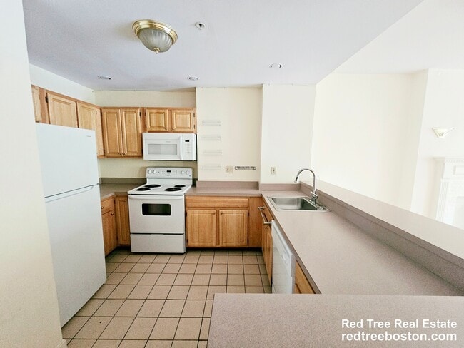 1406 Beacon St Unit 2