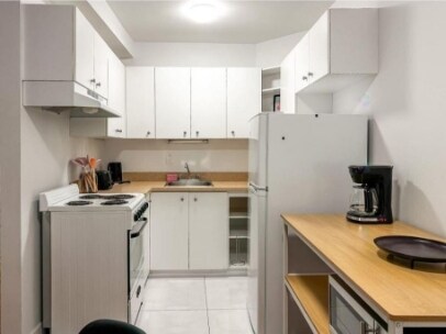 Photo - 720 Av. Marin