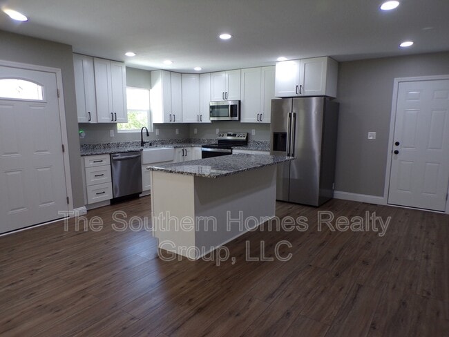 Photo - 533 Anton St