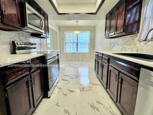 Photo - 213 W Los Angeles St