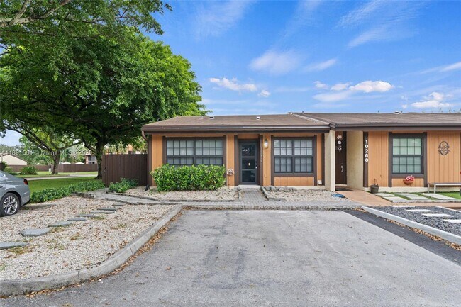 Photo - 10250 Oleander Ct