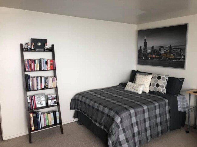 Photo - 1700 E 56th St Unit 1706