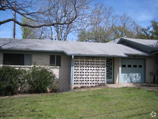 Building Photo - 2 Bed/1bath Duplex in Central Austin Rental