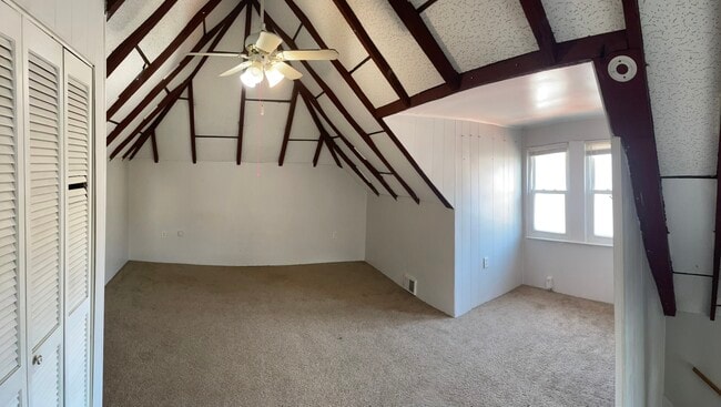 Photo - 2022 Plainview Ave Unidad 2nd floor