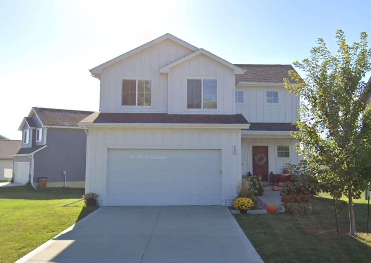 Beautiful Single Family Home - Beautiful Single Family Home