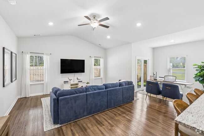 C2 - 3BR, 2BA - 1,455SF - Living Room