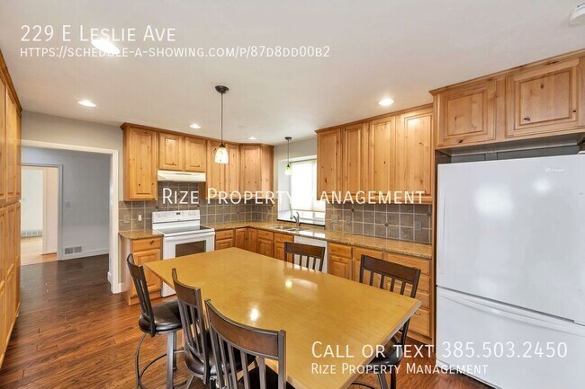 Photo - 229 E Leslie Ave