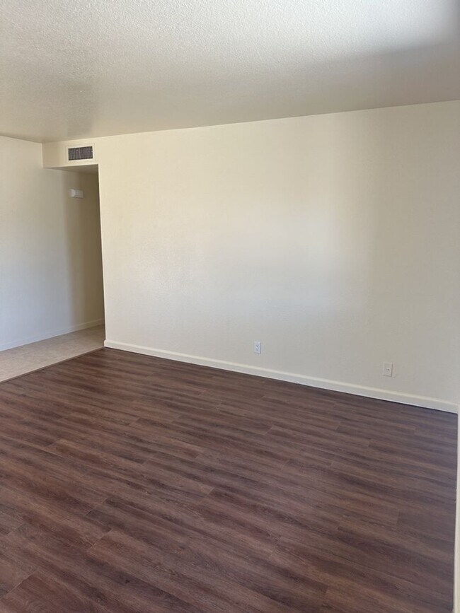 219 Jade Ln